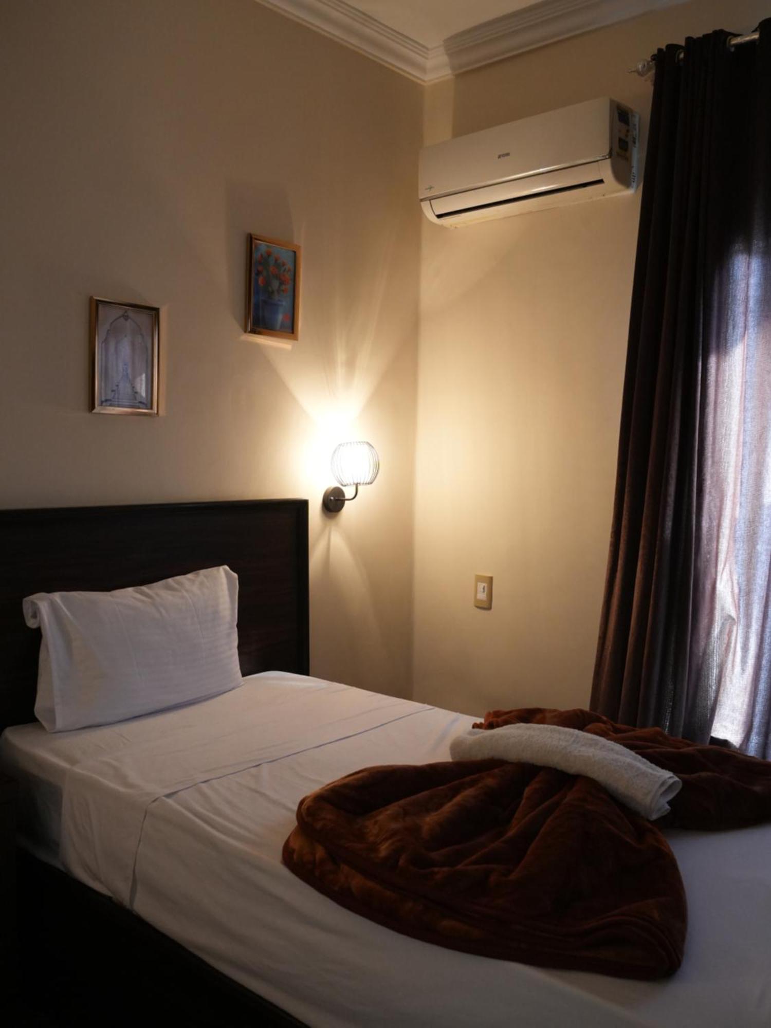 Montana Hotel Kair Zewnętrze zdjęcie